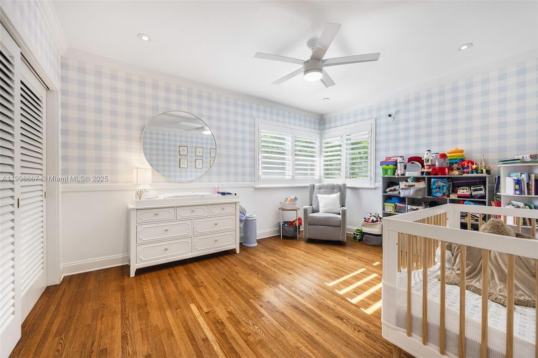 Под контрактом: $2,250,000 (3 спален, 2 ванн, 1934 Квадратных фут)