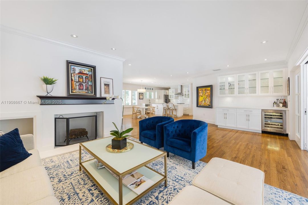 Под контрактом: $2,250,000 (3 спален, 2 ванн, 1934 Квадратных фут)