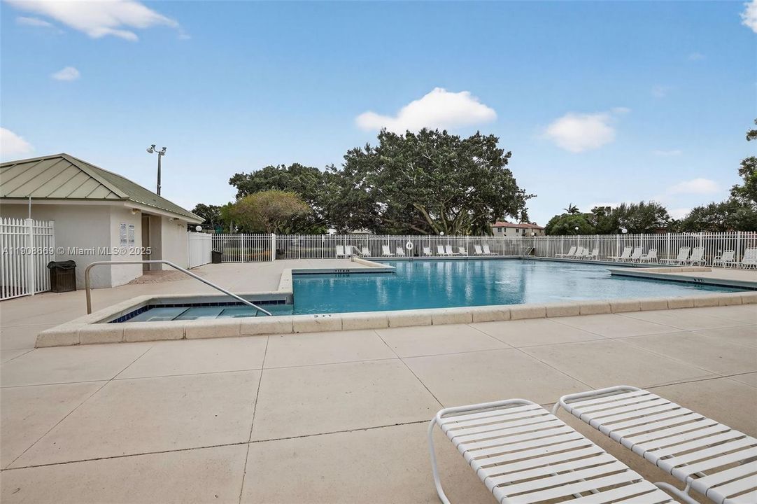 For Sale: $499,900 (3 beds, 2 baths, 1648 Square Feet)