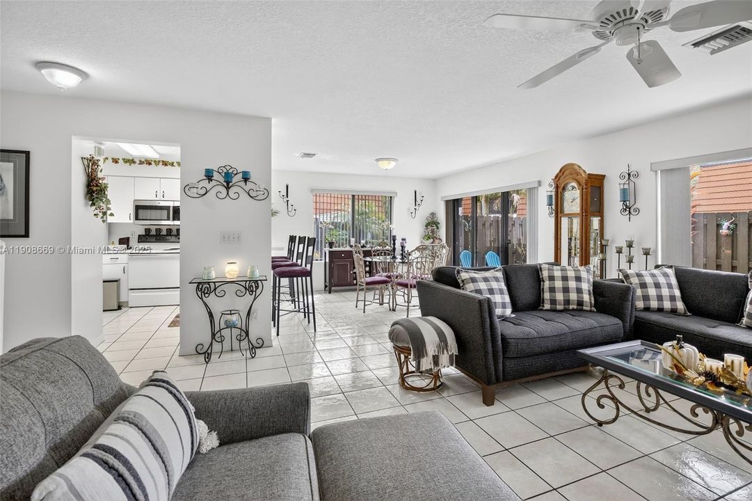 For Sale: $499,900 (3 beds, 2 baths, 1648 Square Feet)