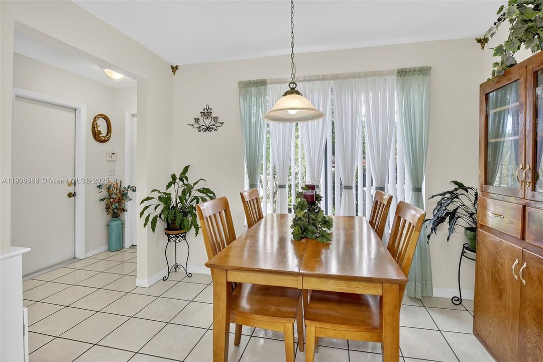 For Sale: $499,900 (3 beds, 2 baths, 1648 Square Feet)