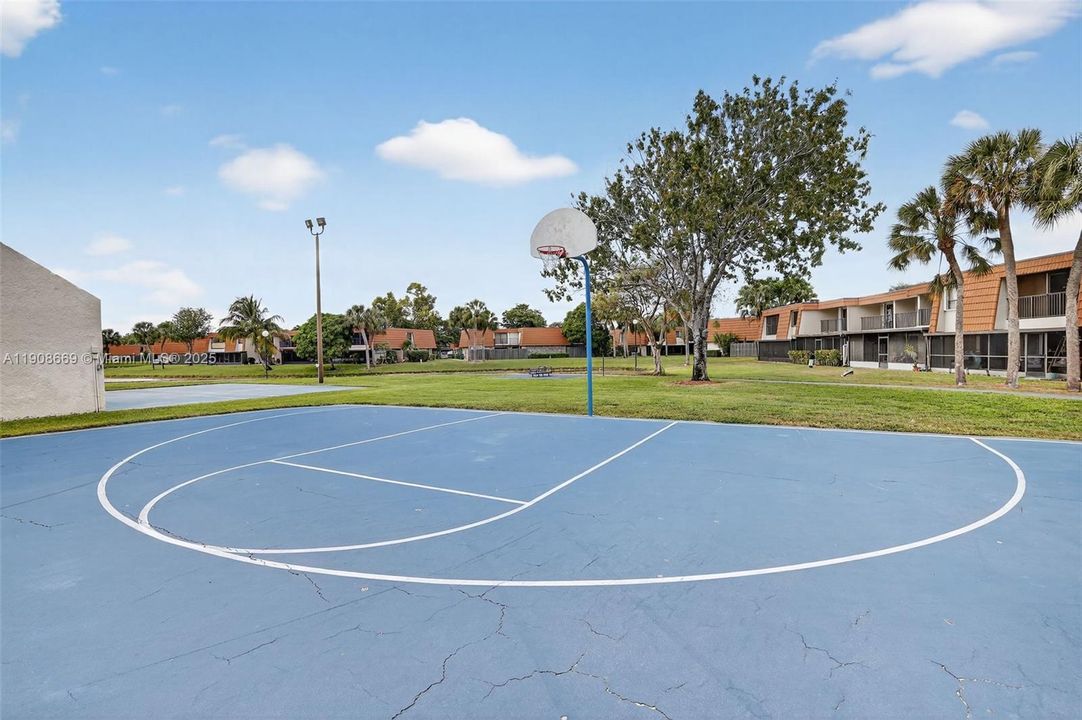 For Sale: $499,900 (3 beds, 2 baths, 1648 Square Feet)