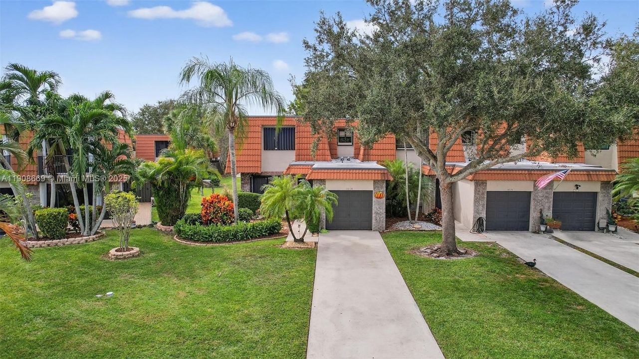 For Sale: $499,900 (3 beds, 2 baths, 1648 Square Feet)