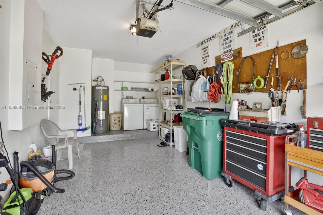 For Sale: $499,900 (3 beds, 2 baths, 1648 Square Feet)