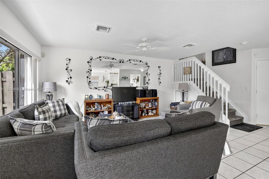 For Sale: $499,900 (3 beds, 2 baths, 1648 Square Feet)