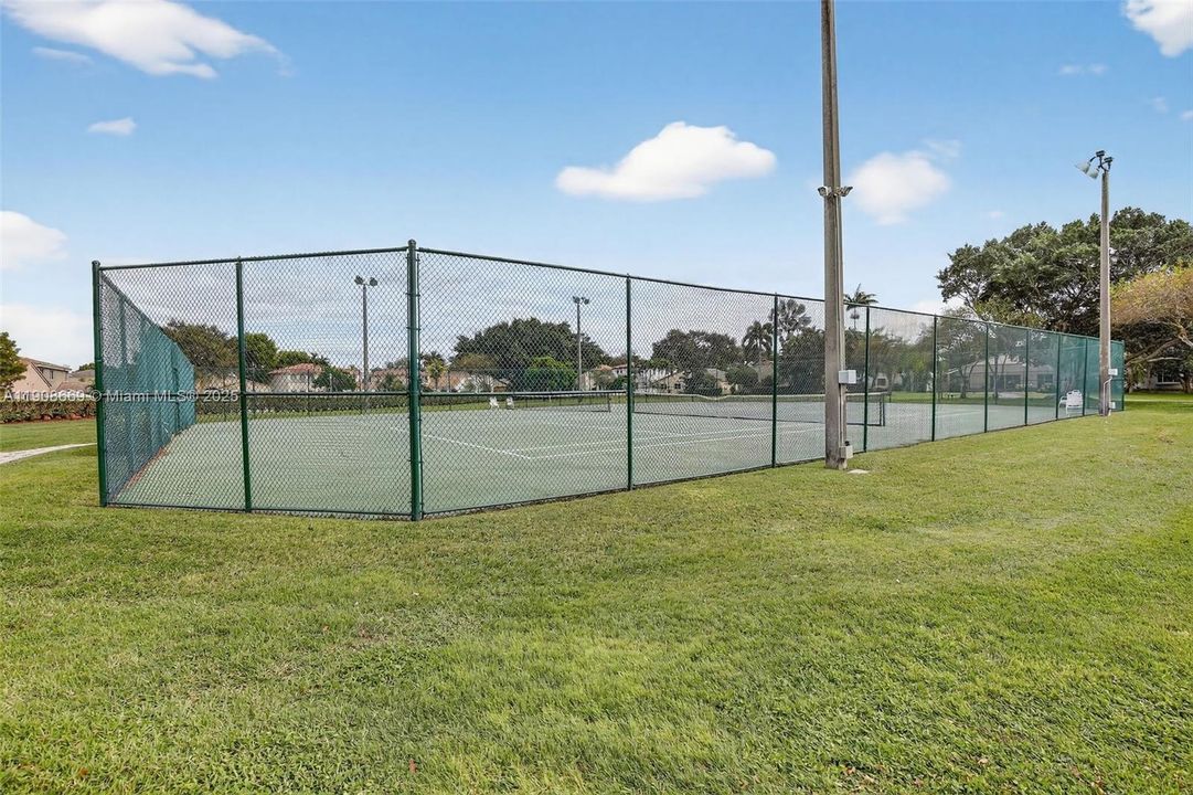 For Sale: $499,900 (3 beds, 2 baths, 1648 Square Feet)