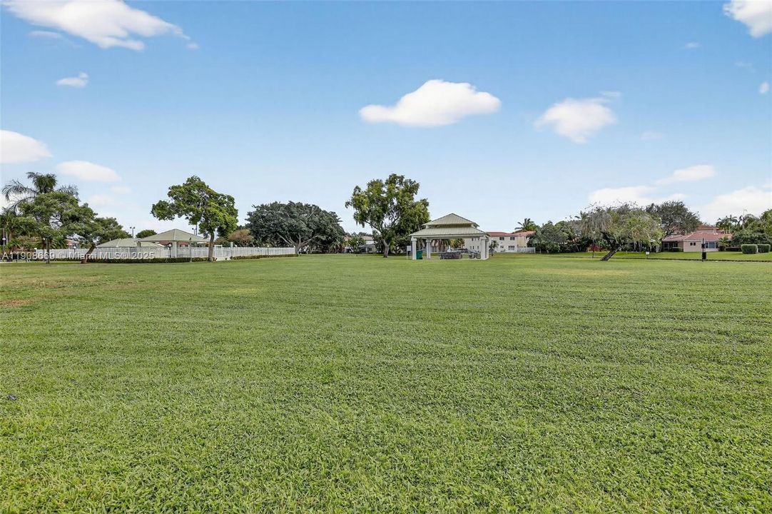 For Sale: $499,900 (3 beds, 2 baths, 1648 Square Feet)