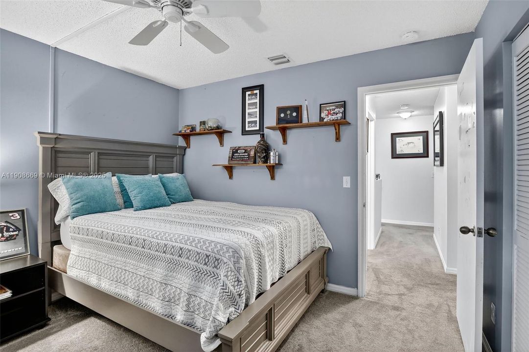 For Sale: $499,900 (3 beds, 2 baths, 1648 Square Feet)