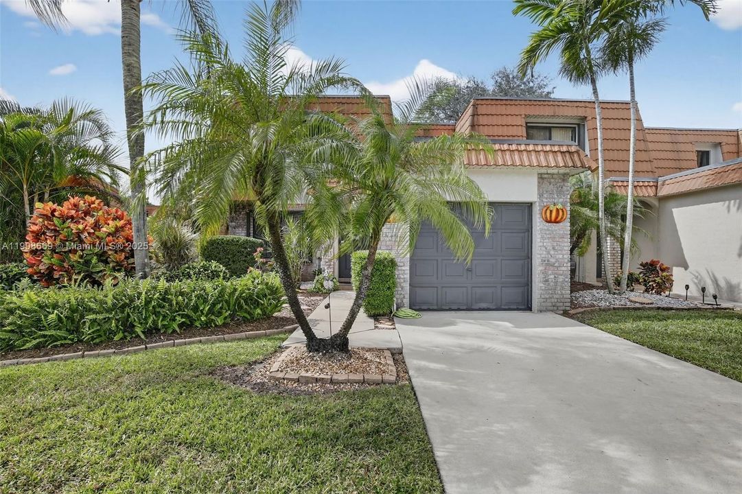 For Sale: $499,900 (3 beds, 2 baths, 1648 Square Feet)