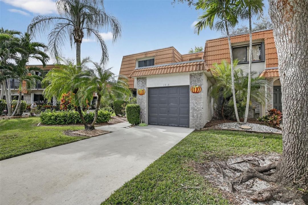 For Sale: $499,900 (3 beds, 2 baths, 1648 Square Feet)