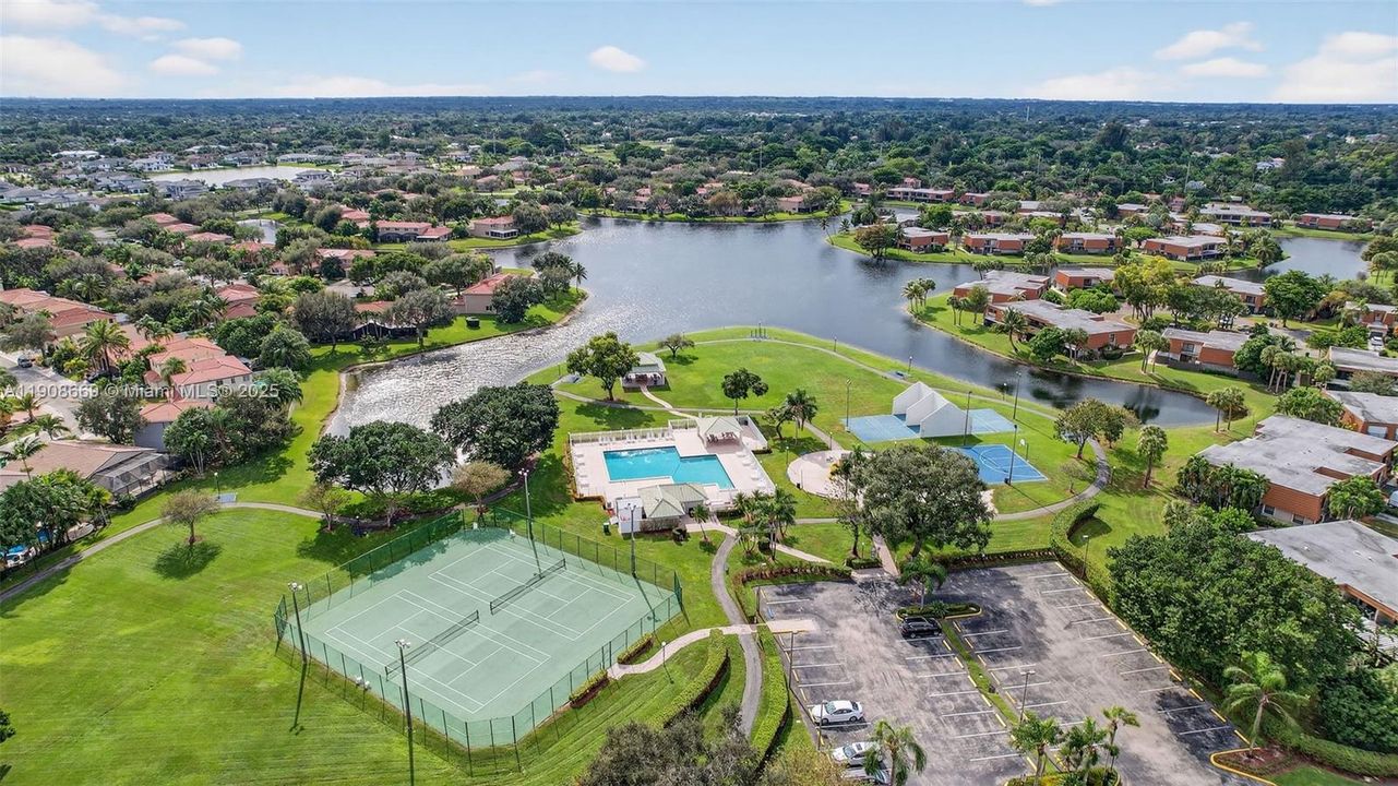 For Sale: $499,900 (3 beds, 2 baths, 1648 Square Feet)