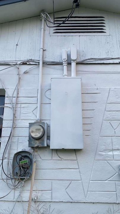 待售: $185,000 (2 贝兹, 1 浴室, 816 平方英尺)