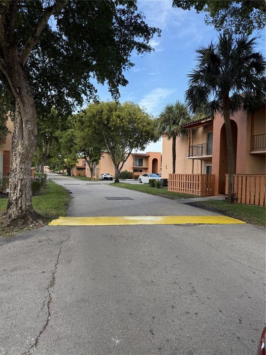 Activo con contrato: $2,500 (2 camas, 1 baños, 816 Pies cuadrados)