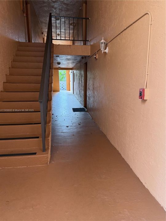 Activo con contrato: $2,500 (2 camas, 1 baños, 816 Pies cuadrados)