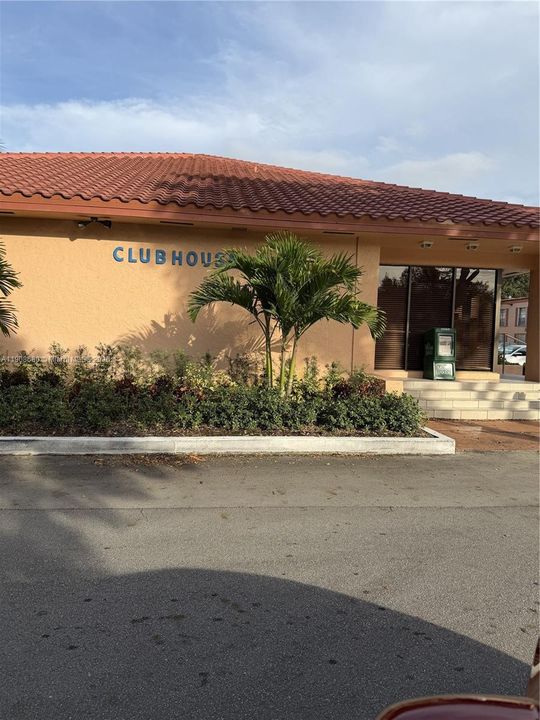 Activo con contrato: $2,500 (2 camas, 1 baños, 816 Pies cuadrados)