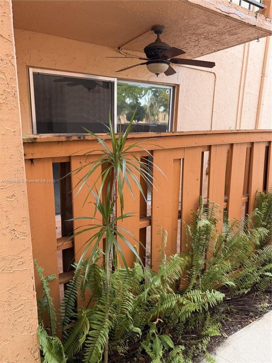 Activo con contrato: $2,500 (2 camas, 1 baños, 816 Pies cuadrados)