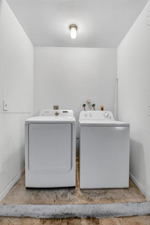 Activo con contrato: $2,800 (3 camas, 2 baños, 1683 Pies cuadrados)