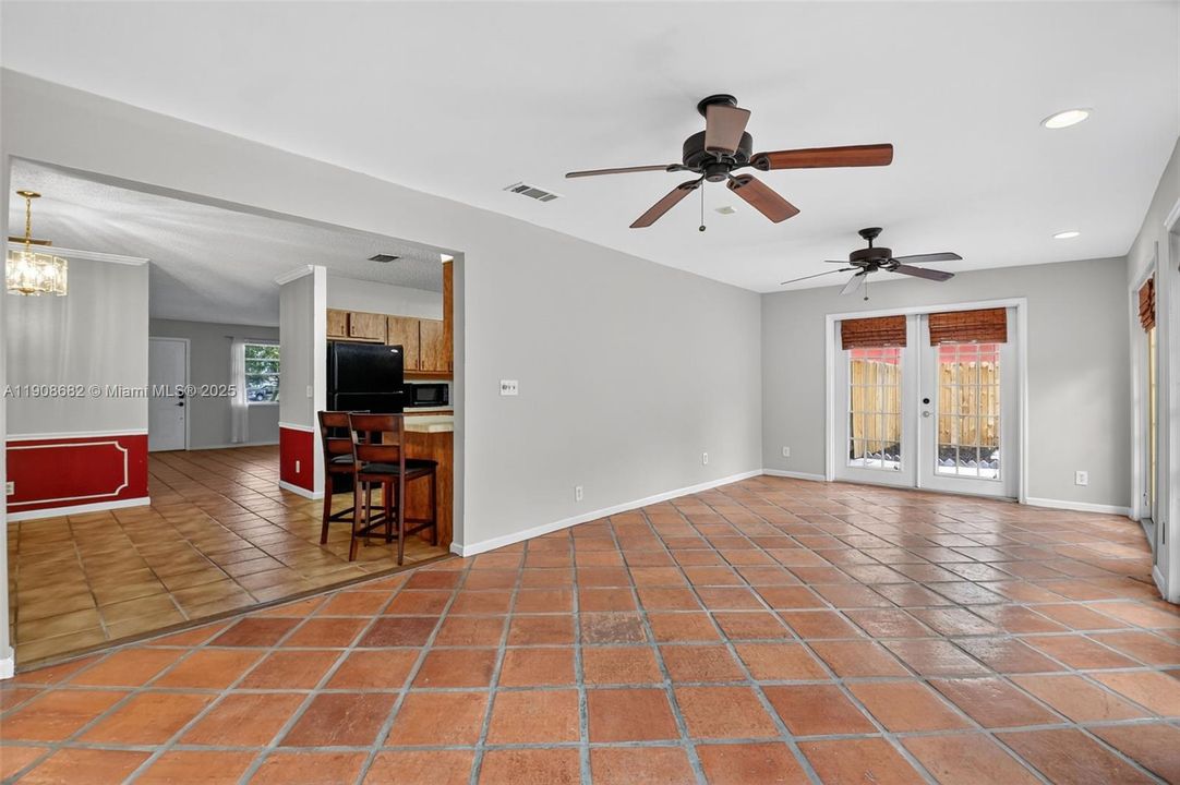 Activo con contrato: $2,800 (3 camas, 2 baños, 1683 Pies cuadrados)