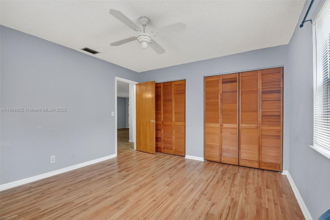 Activo con contrato: $2,800 (3 camas, 2 baños, 1683 Pies cuadrados)