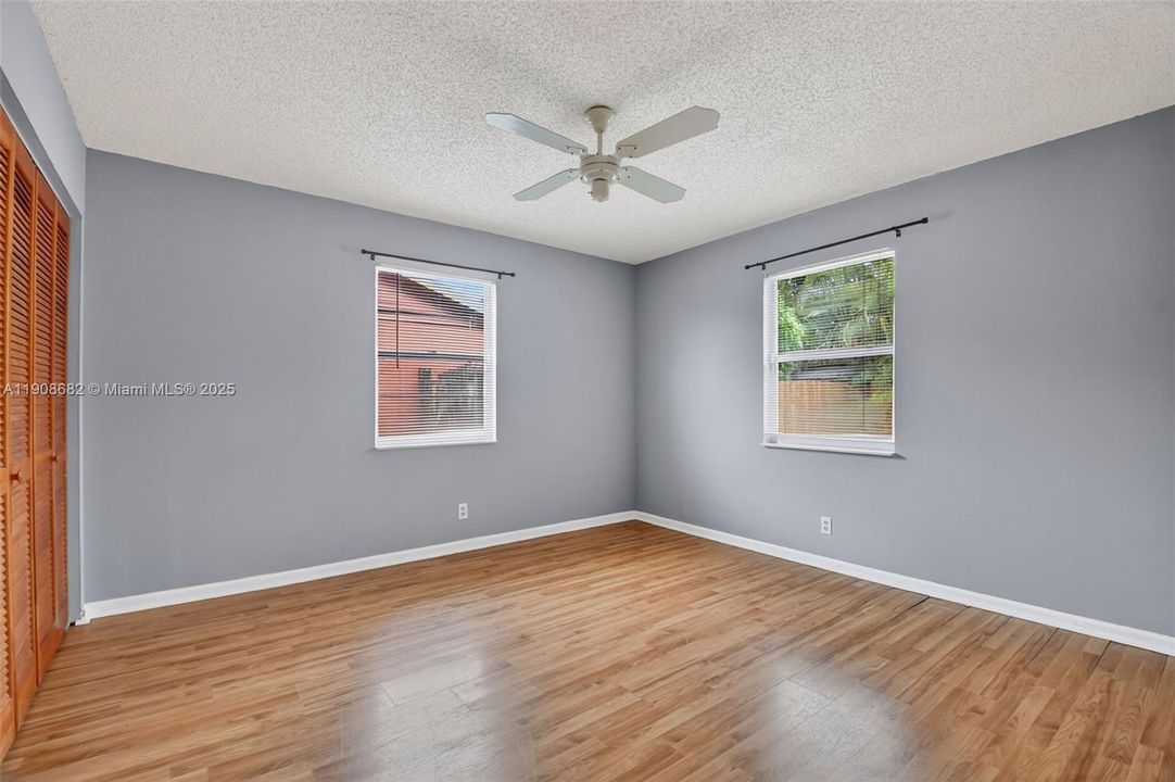 Activo con contrato: $2,800 (3 camas, 2 baños, 1683 Pies cuadrados)