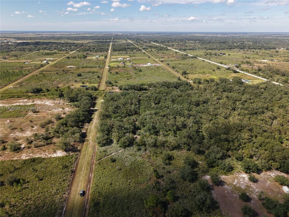 待售: $42,000 (1.25 acres)