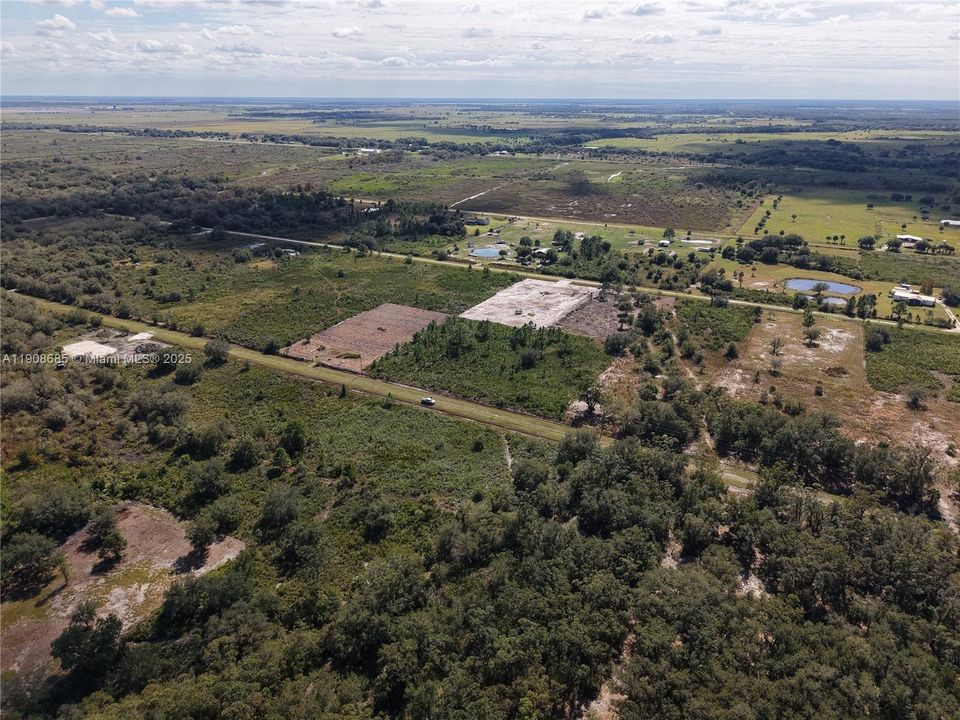 待售: $42,000 (1.25 acres)