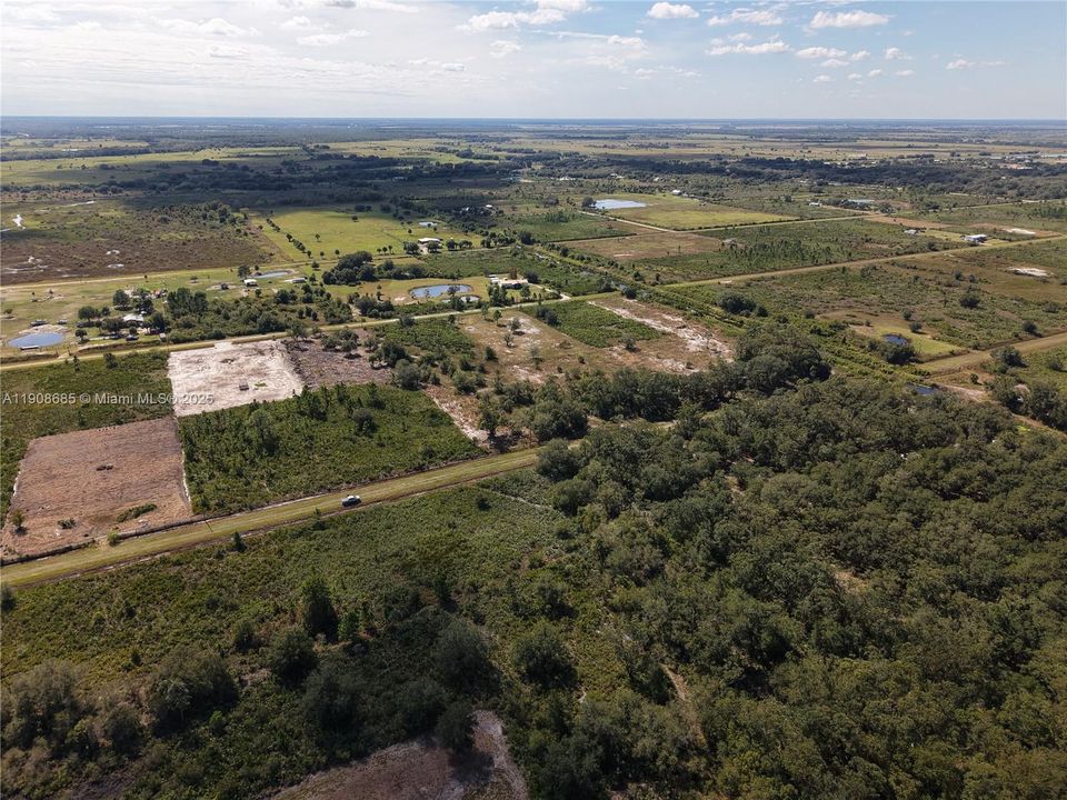 待售: $42,000 (1.25 acres)