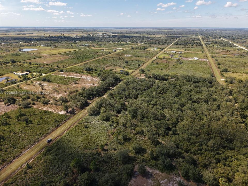 待售: $42,000 (1.25 acres)