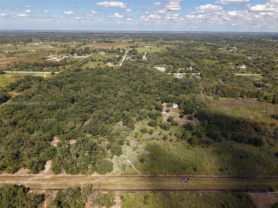 待售: $42,000 (1.25 acres)