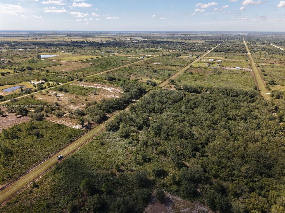 待售: $42,000 (1.25 acres)