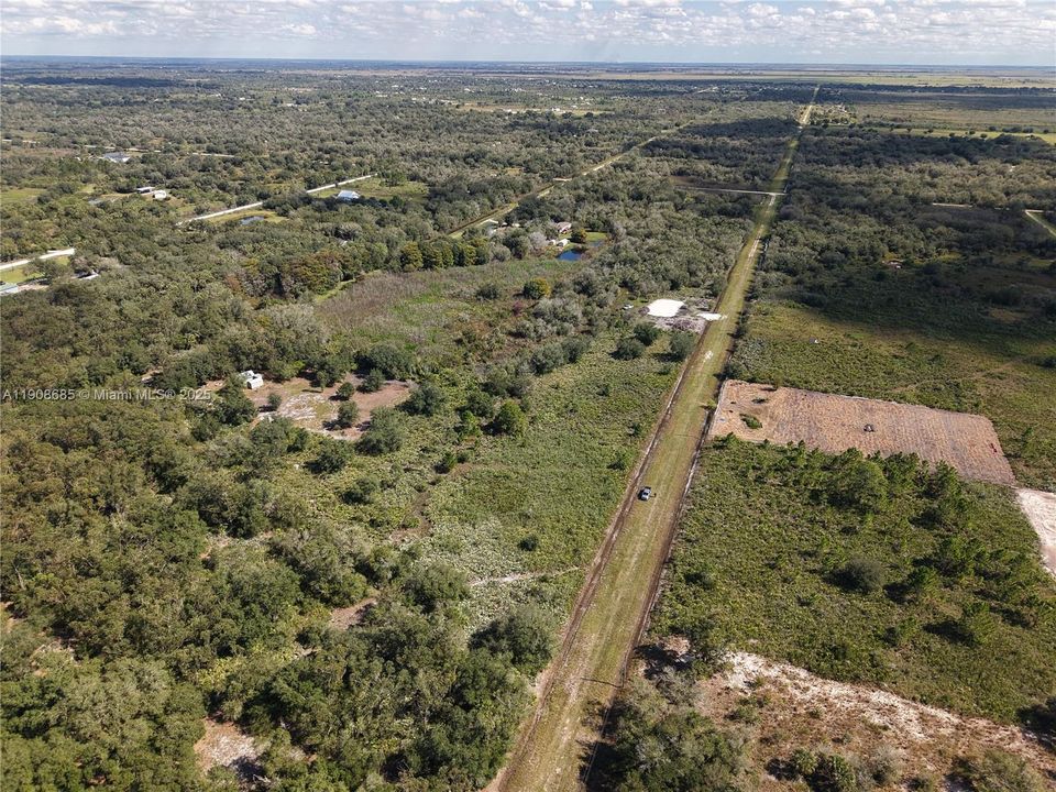 待售: $42,000 (1.25 acres)