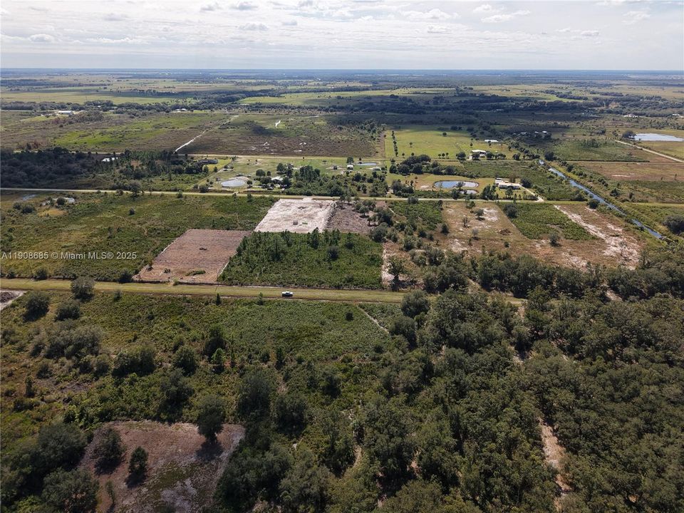 待售: $42,000 (1.25 acres)