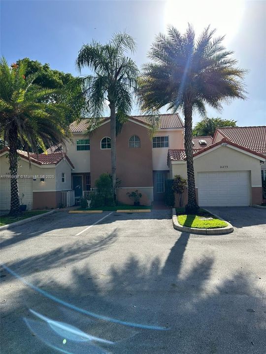 Active With Contract: $2,400 (2 beds, 2 baths, 1128 Square Feet)