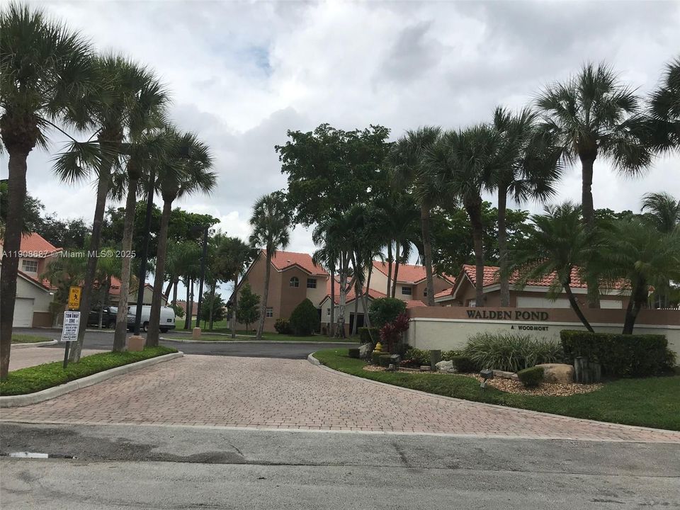 Active With Contract: $2,400 (2 beds, 2 baths, 1128 Square Feet)