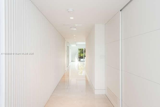 出租: $22,500 (5 贝兹, 4 浴室, 3684 平方英尺)