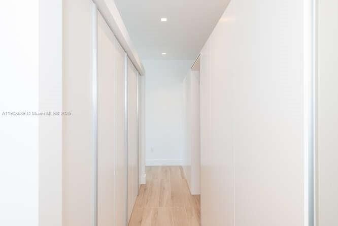 出租: $22,500 (5 贝兹, 4 浴室, 3684 平方英尺)