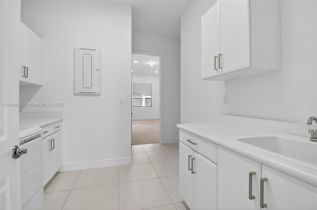 For Sale: $1,750,000 (3 beds, 3 baths, 3024 Square Feet)