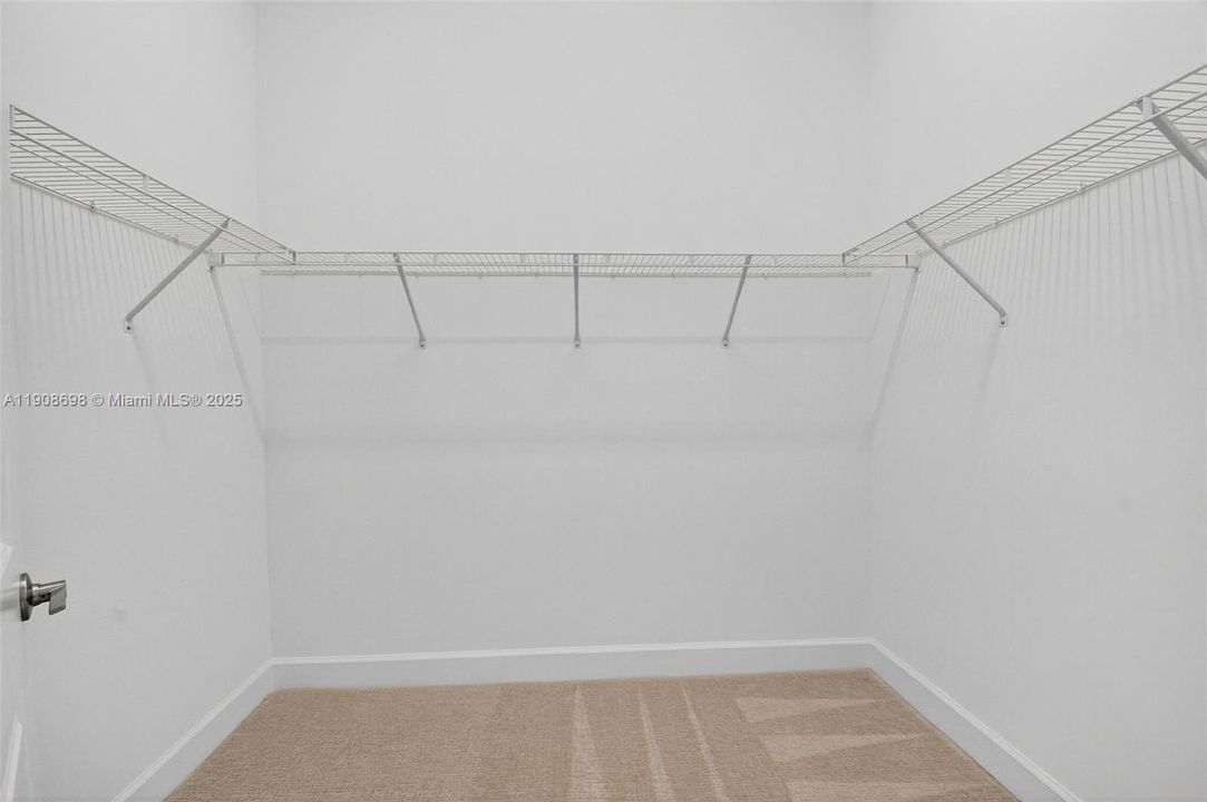 For Sale: $1,750,000 (3 beds, 3 baths, 3024 Square Feet)