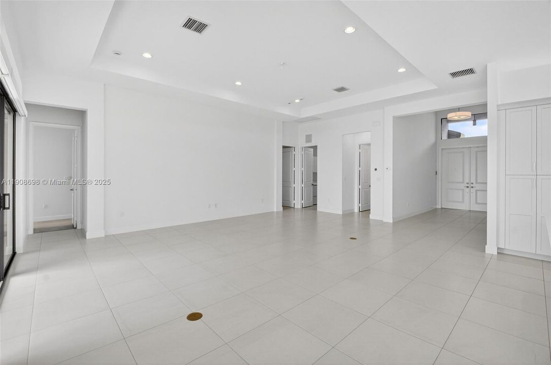 For Sale: $1,750,000 (3 beds, 3 baths, 3024 Square Feet)