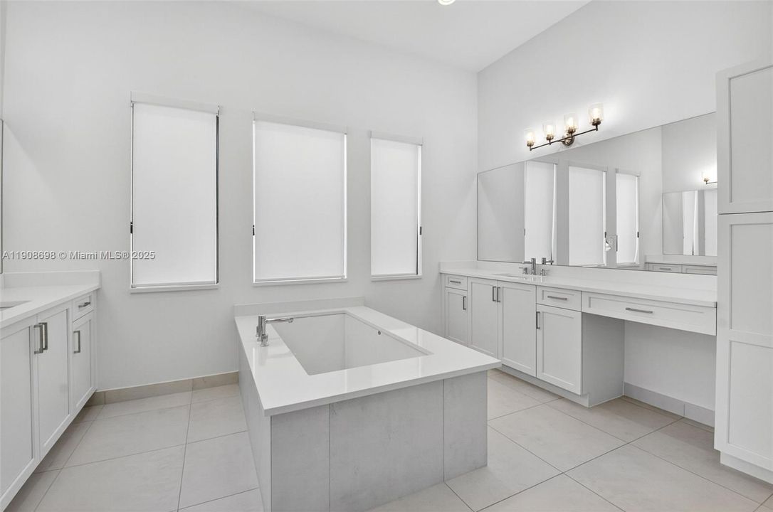 For Sale: $1,750,000 (3 beds, 3 baths, 3024 Square Feet)