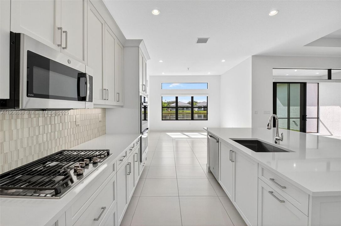 For Sale: $1,750,000 (3 beds, 3 baths, 3024 Square Feet)