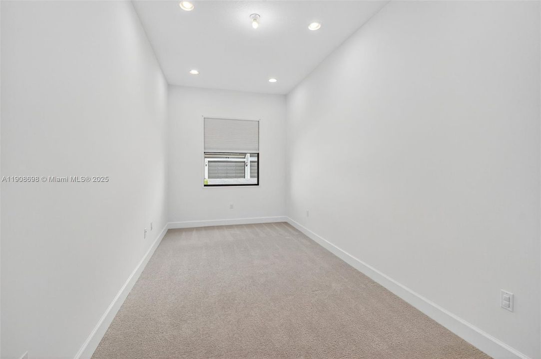 For Sale: $1,750,000 (3 beds, 3 baths, 3024 Square Feet)