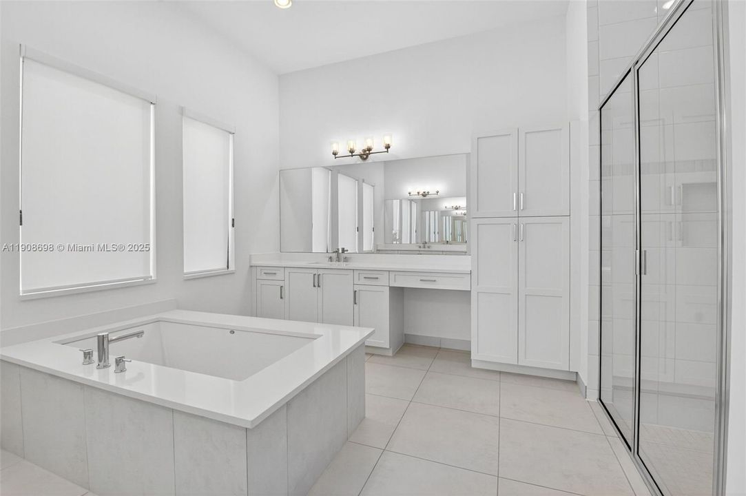 For Sale: $1,750,000 (3 beds, 3 baths, 3024 Square Feet)