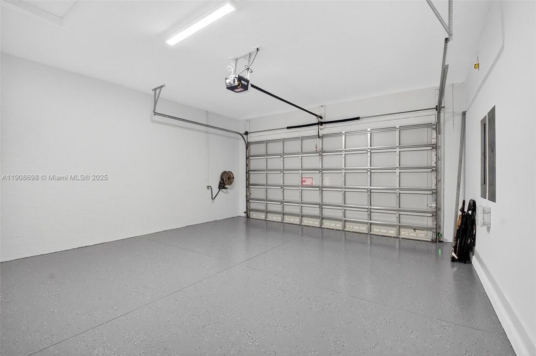 For Sale: $1,750,000 (3 beds, 3 baths, 3024 Square Feet)