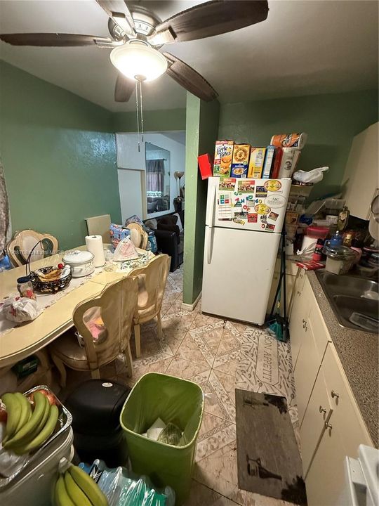 For Sale: $340,000 (2 beds, 1 baths, 840 Square Feet)