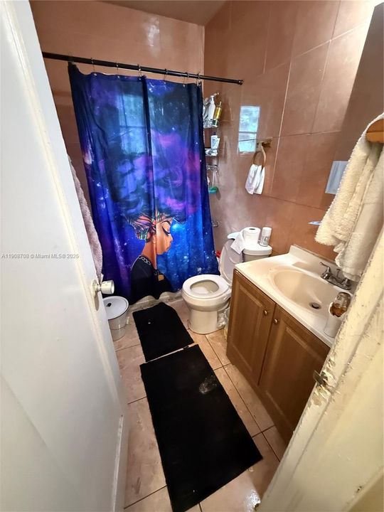 For Sale: $340,000 (2 beds, 1 baths, 840 Square Feet)