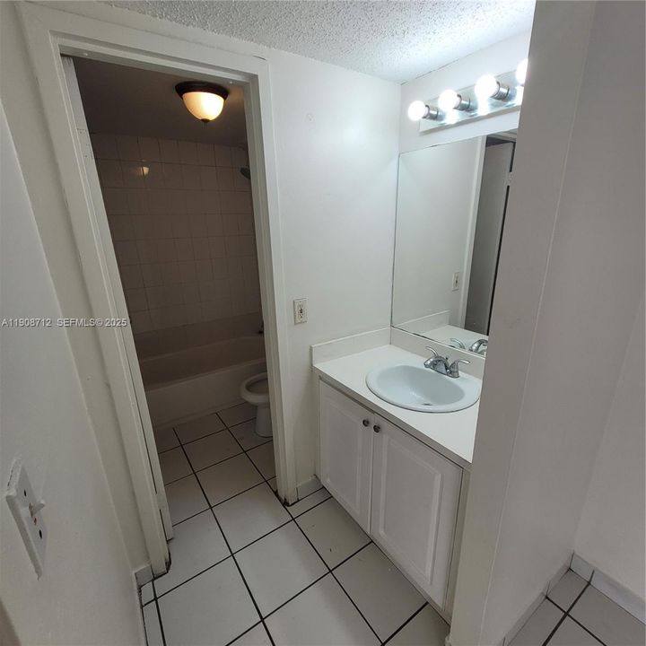 For Rent: $1,725 (2 beds, 2 baths, 790 Square Feet)
