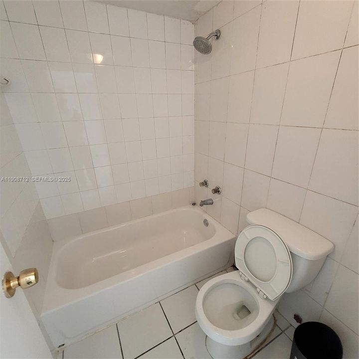 For Rent: $1,725 (2 beds, 2 baths, 790 Square Feet)