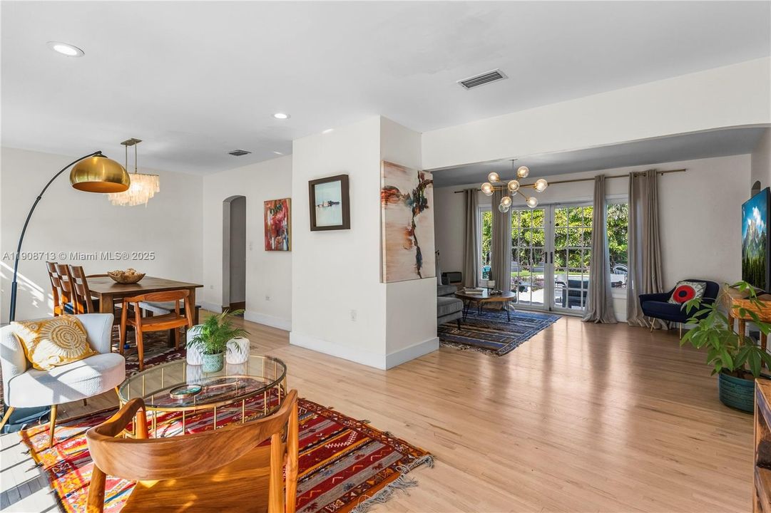 待售: $1,450,000 (4 贝兹, 3 浴室, 2192 平方英尺)