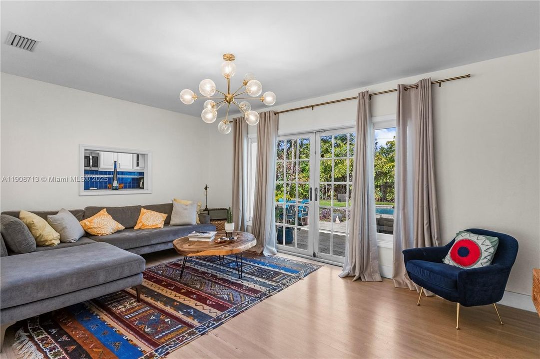 待售: $1,450,000 (4 贝兹, 3 浴室, 2192 平方英尺)